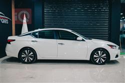 نيسان ألتيما